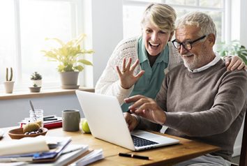 Aides, conseils, innovations : seniors, comment adapter votre logement à vos besoins ?